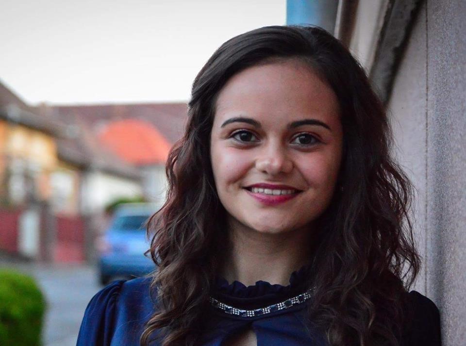 Diana Chirteș, pasionată de chimie, prima admisă la Facultatea de Farmacie