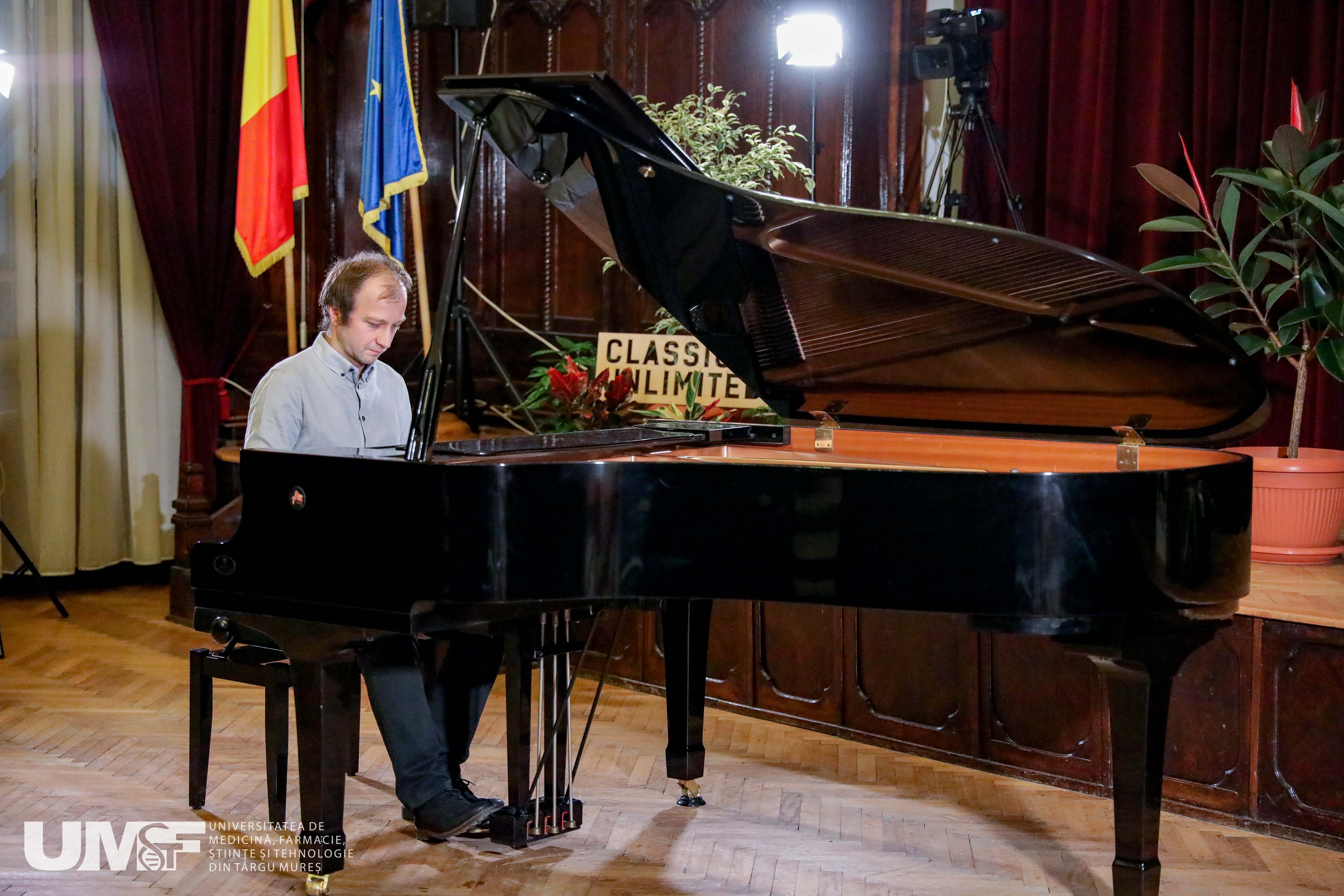 VIDEO: Pianistul Bogdan Vaida, concert în Sala Festivă a UMFST Târgu Mureș